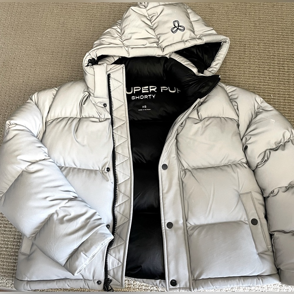 TNA Super Puff Shorty Coated Reflective Slvr Jacket NWOT Sz XS 700 fill down
